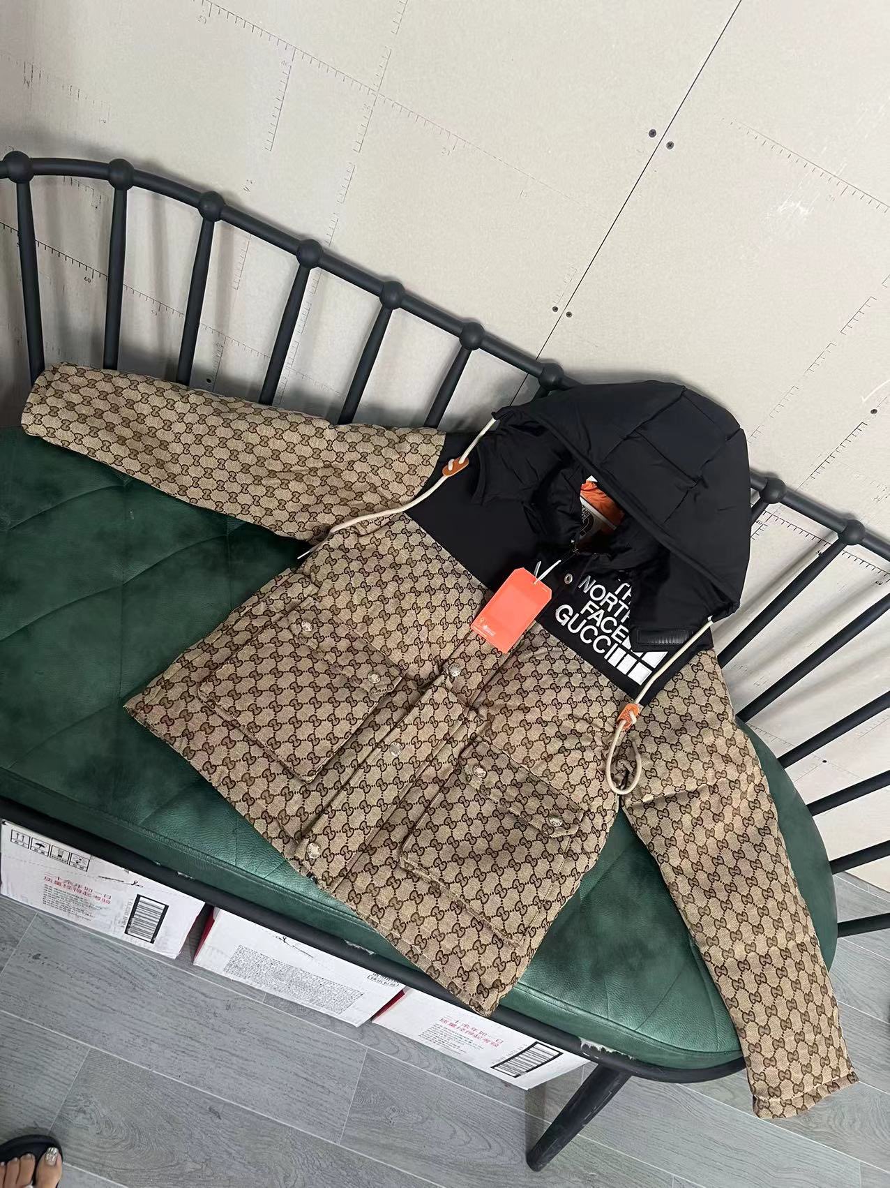 GUCCI × THE NORTH FACE GGロゴ ショートダウンジャケット